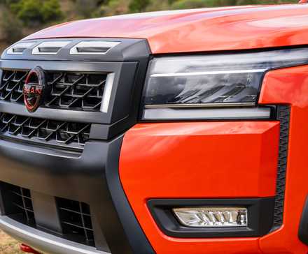 2025-nissan-frontier-parrilla