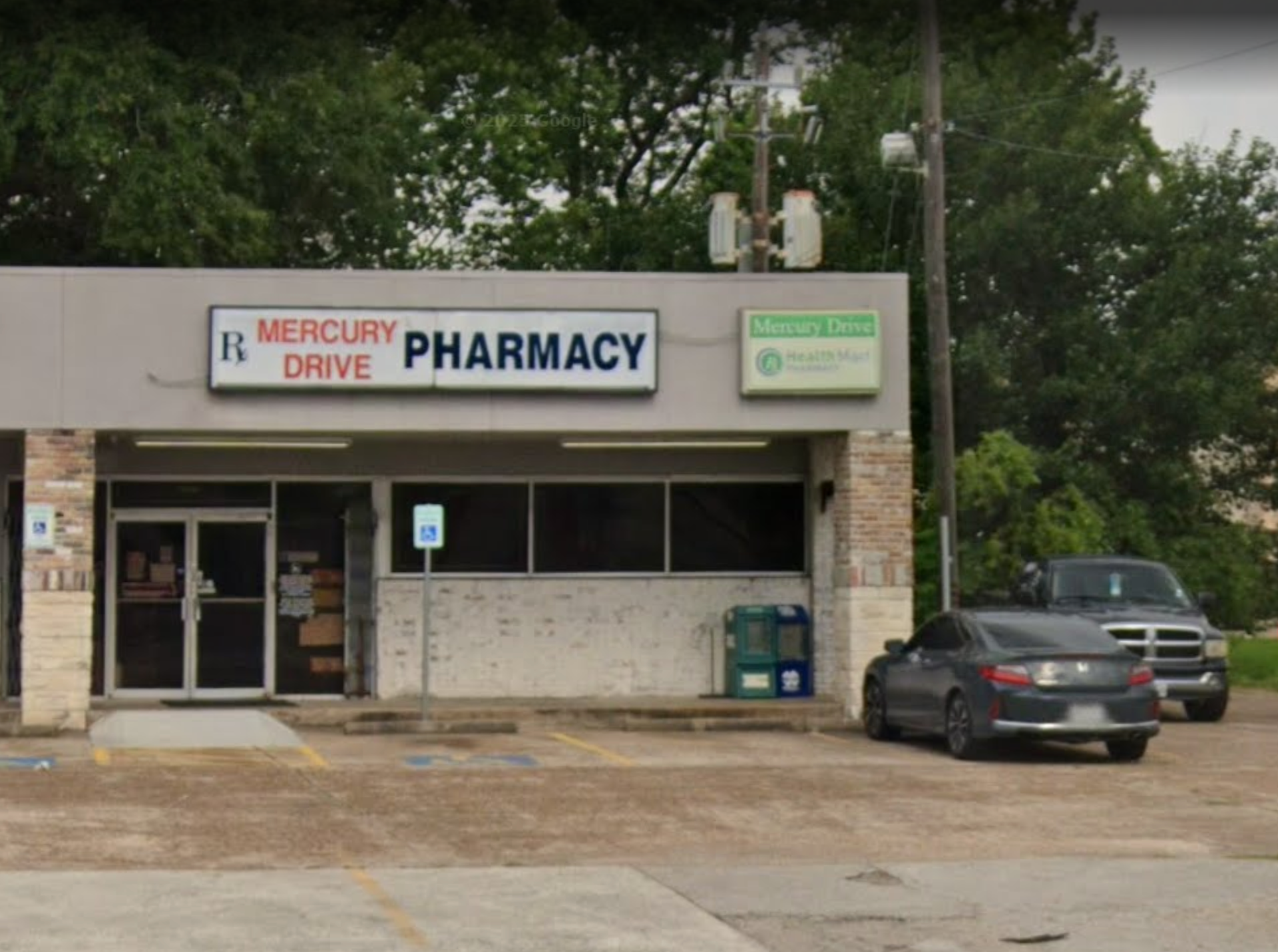 Una farmacia de Houston demandada por la hija de Joseph Hamilton Broussard está acusada de enviar medicamentos de otra persona al hombre de 91 años.