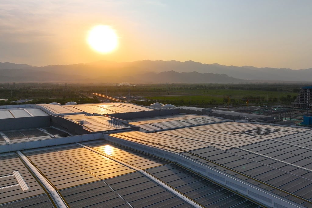 Se prevé que las nuevas instalaciones fotovoltaicas de China alcancen los 240 gigavatios en 2026. Foto: Getty Images