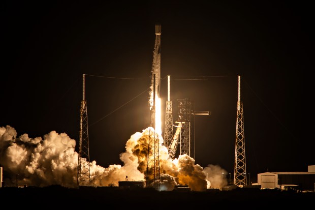 El sábado 21 de febrero de 2026, un SpaceX Falcon 9 utilizando un propulsor se lanzó por 33ª vez desde el Complejo de Lanzamiento Espacial 40 en la Estación Espacial de Cabo Cañaveral.