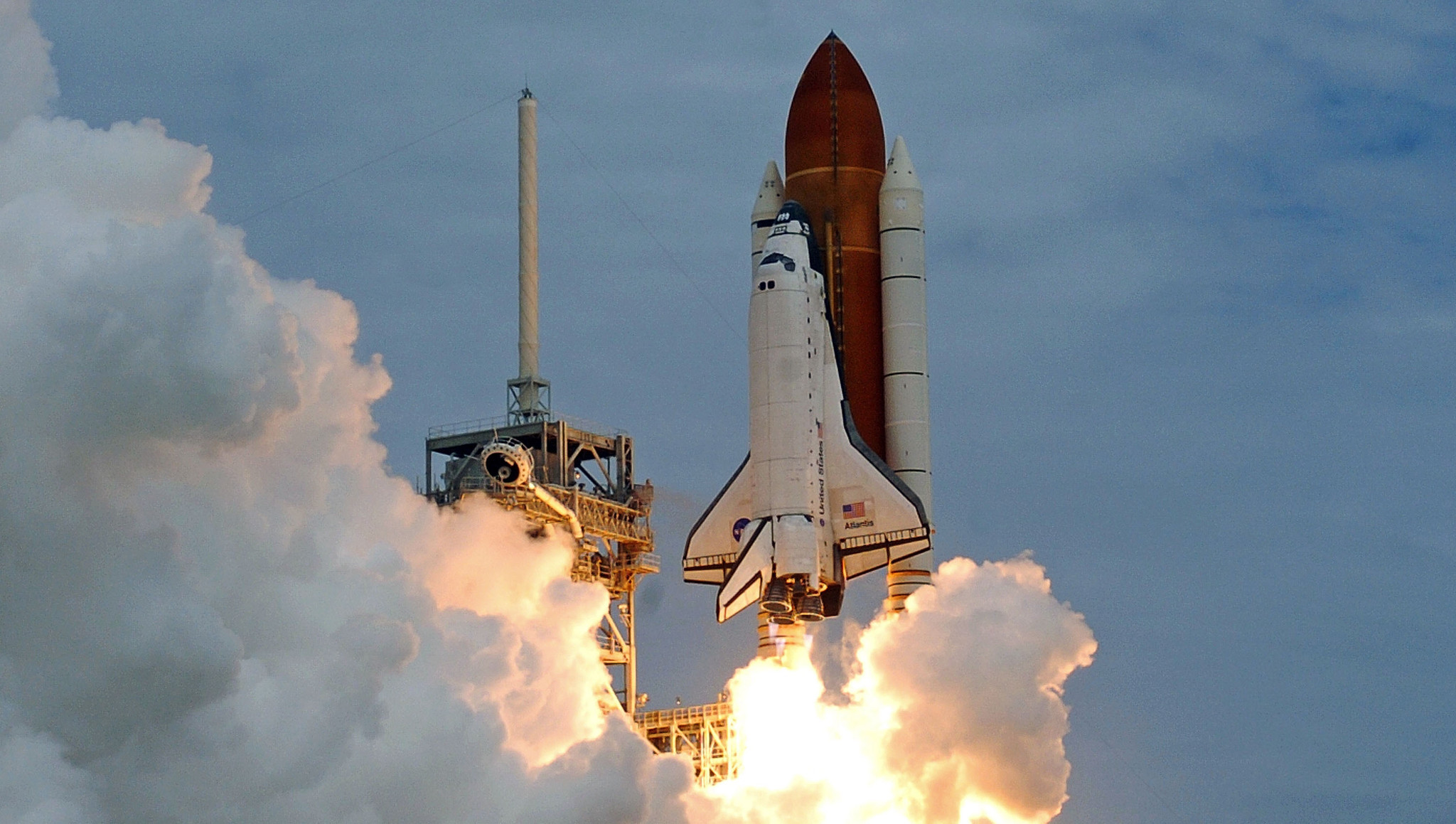 El transbordador espacial Atlantis, #sts135, se lanzará al cielo el viernes 8 de julio...