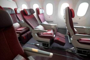 Asientos RECARO PL3530 reclinables en la cabina Economy del B787-9