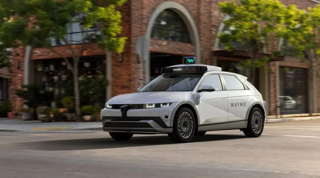 El CEO de Uber declara que el robotaxi es un negocio multimillonario mientras la empresa duplica su apuesta por la conducción autónoma