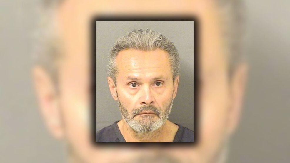 Un hombre de Miami fue arrestado después de que la policía dijera que atropelló con un Tesla Cybertruck a un ciclista en un cruce de peatones de Boca Ratón y se alejó sin detenerse. (Getty Images, Cárcel de PBC) 
