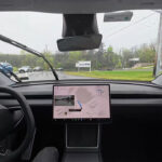 Prueba de Tesla FSD v14.3.1 en giro a la izquierda sin protección (UPL). Mira el vídeo del artículo.