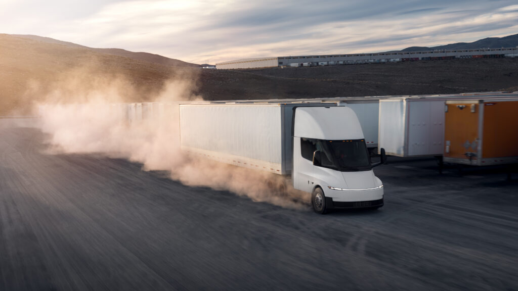 Tesla Semi entra en producción mientras la ventaja del costo del diésel colapsa Tesla Semi entra en producción mientras la ventaja del costo del diésel colapsa